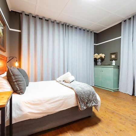 Royal Tree Guest House Почефструм Экстерьер фото