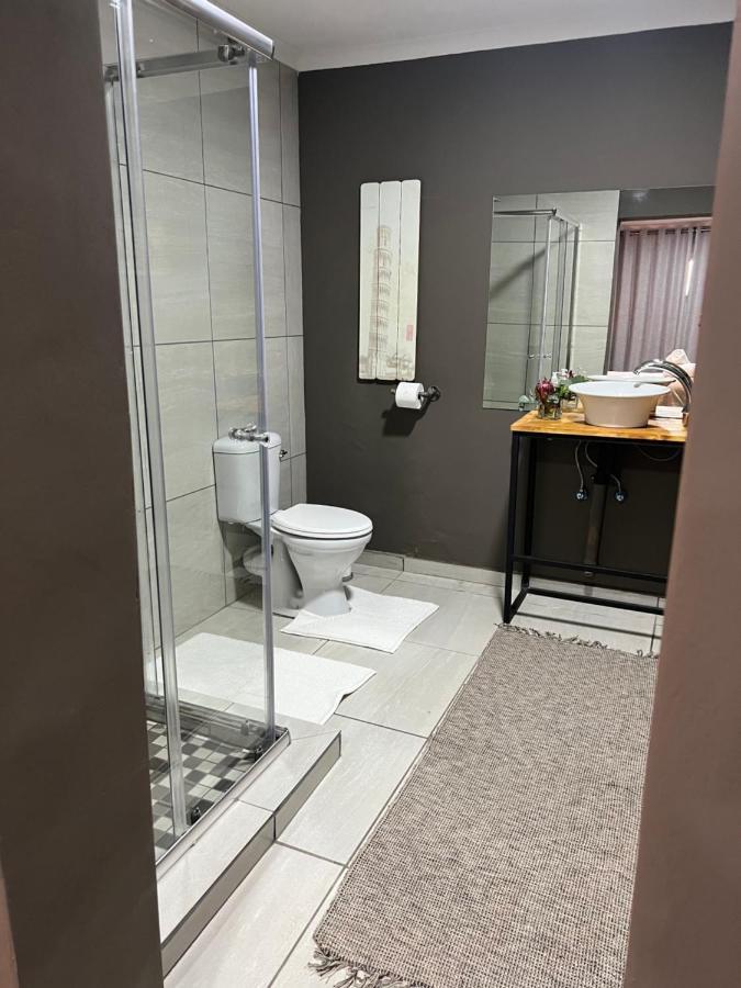 Royal Tree Guest House Почефструм Экстерьер фото