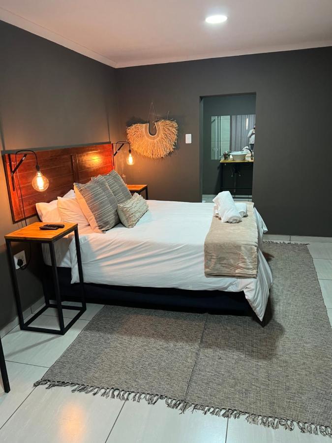 Royal Tree Guest House Почефструм Экстерьер фото